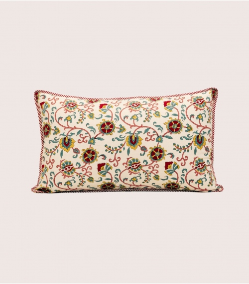 Lipi pillow