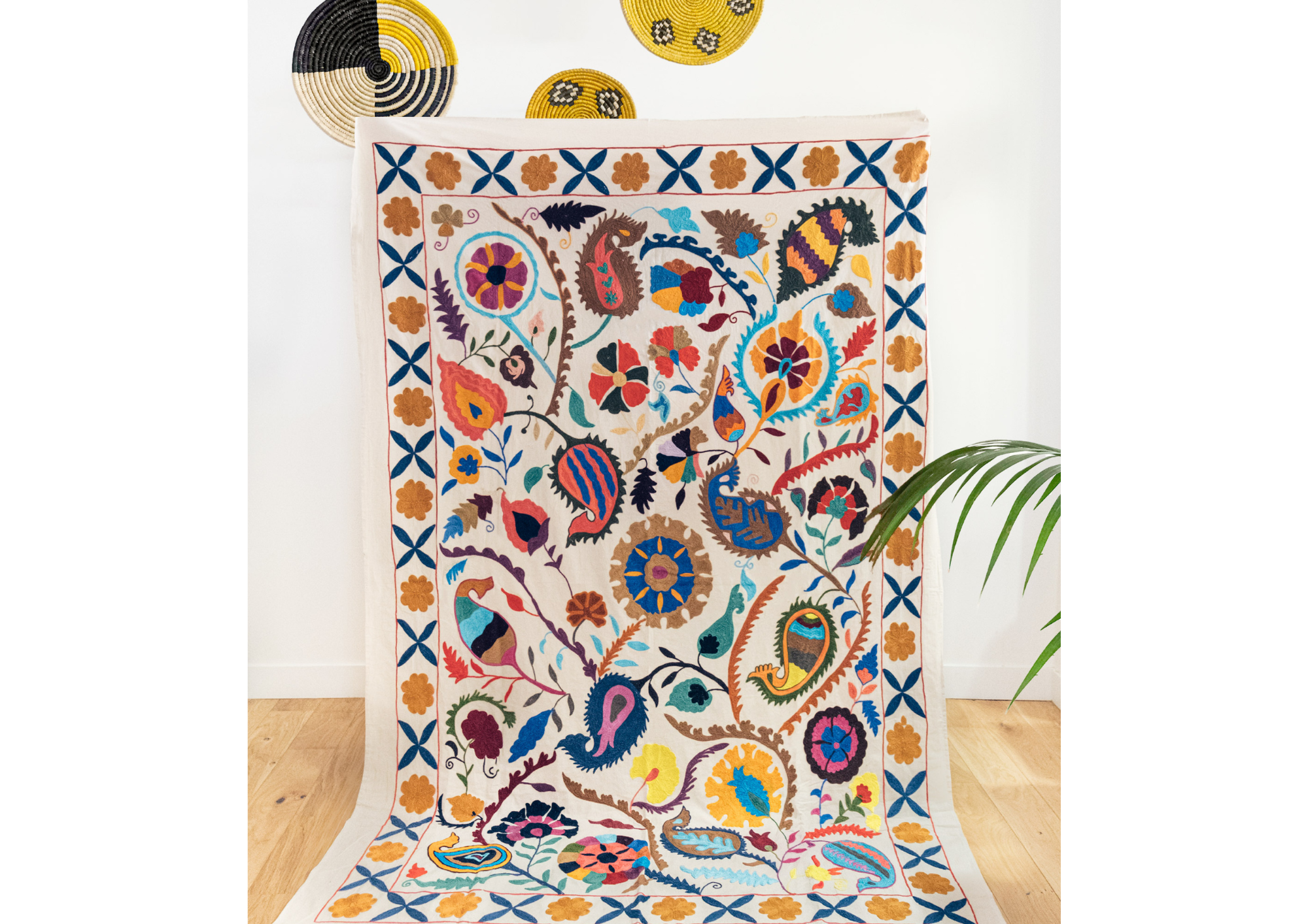 Hand-embroidered suzani fabric - Jamini