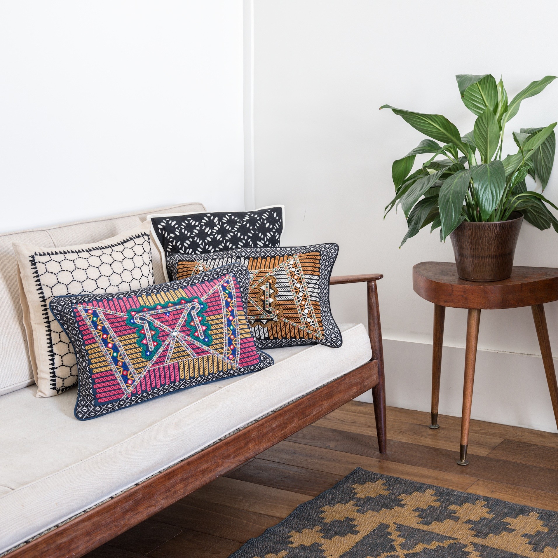 cushion jamini